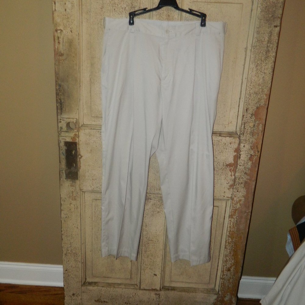 Nike Golf Relaxed Fit Pleated Golf Pants Size 38x32 Light Beige (EE-39)